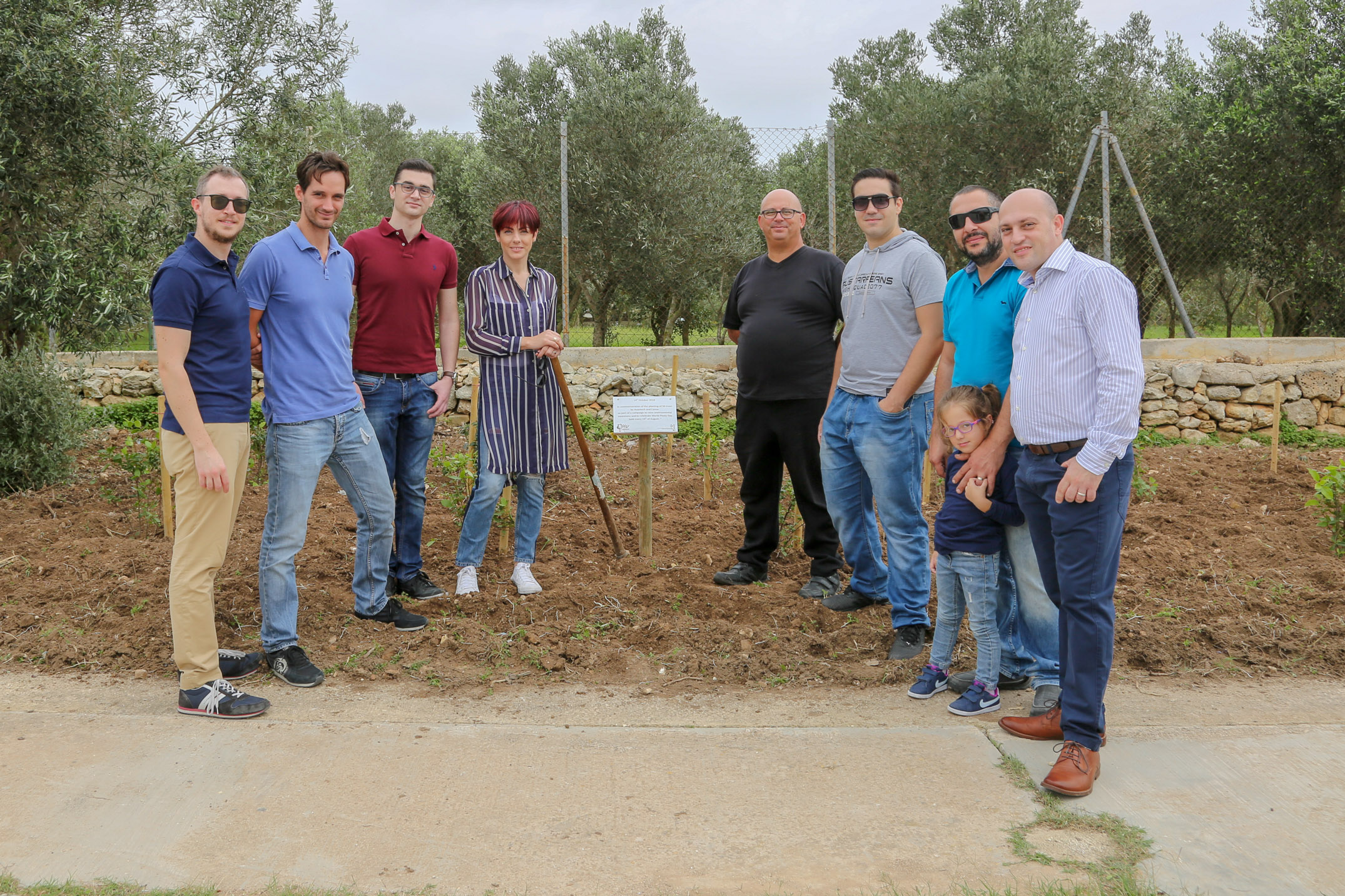 Tree Planting group photo